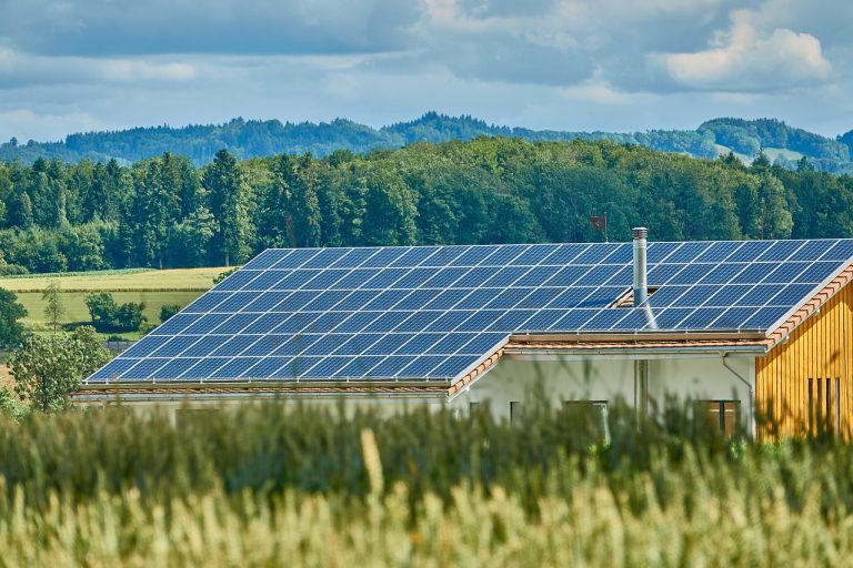 cate panouri fotovoltaice sunt necesare pentru o casa